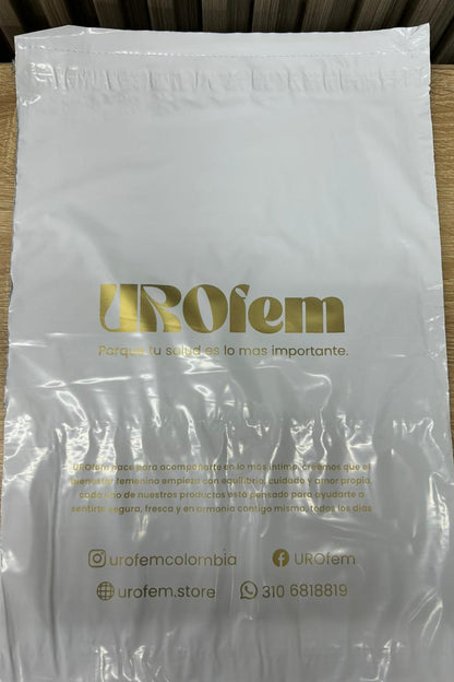 Bolsa de seguridad transparente con cierre, sostenida en mano
