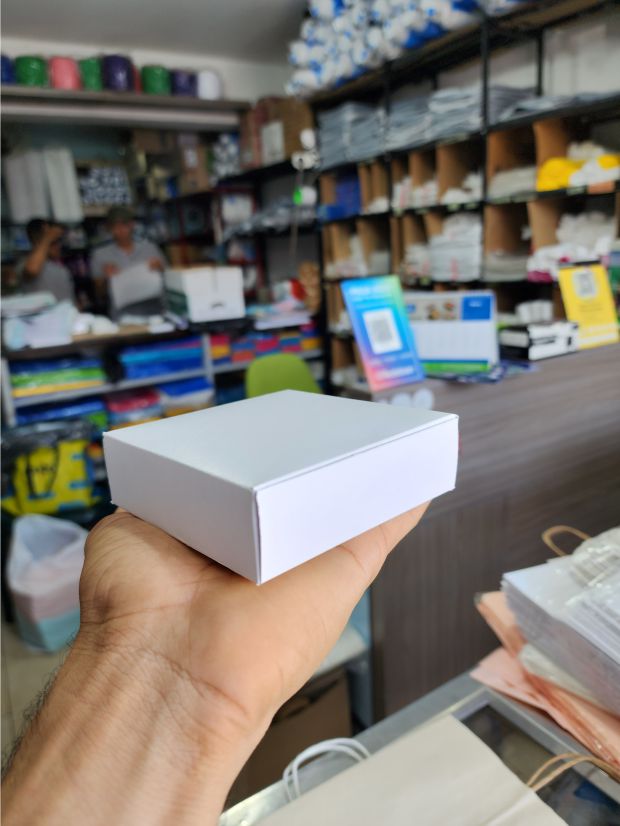 Cajas Genéricas En color Blanco, kraft y Beige