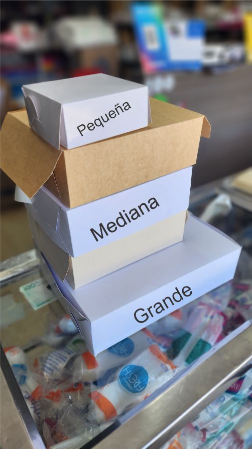 Cajas Genéricas En color Blanco, kraft y Beige